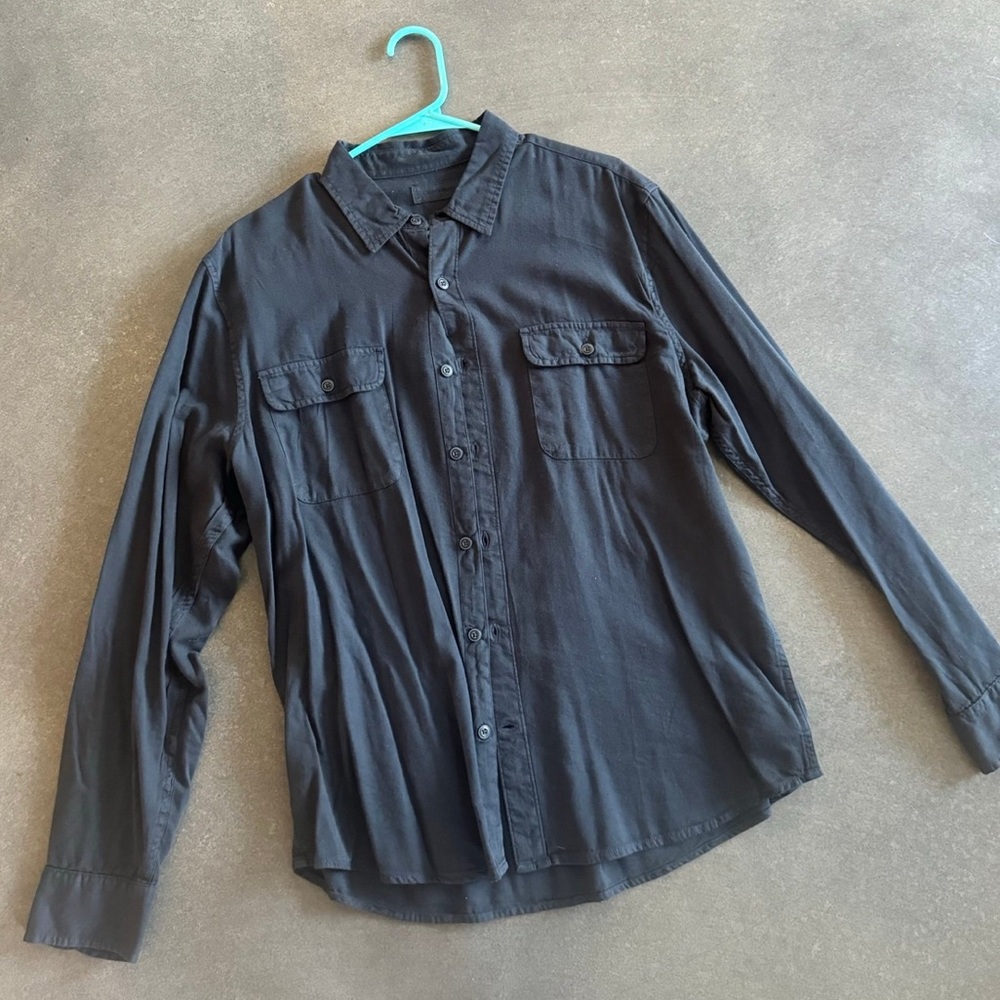 Pre owned men’s navy lucky brand soft button down shirt size L